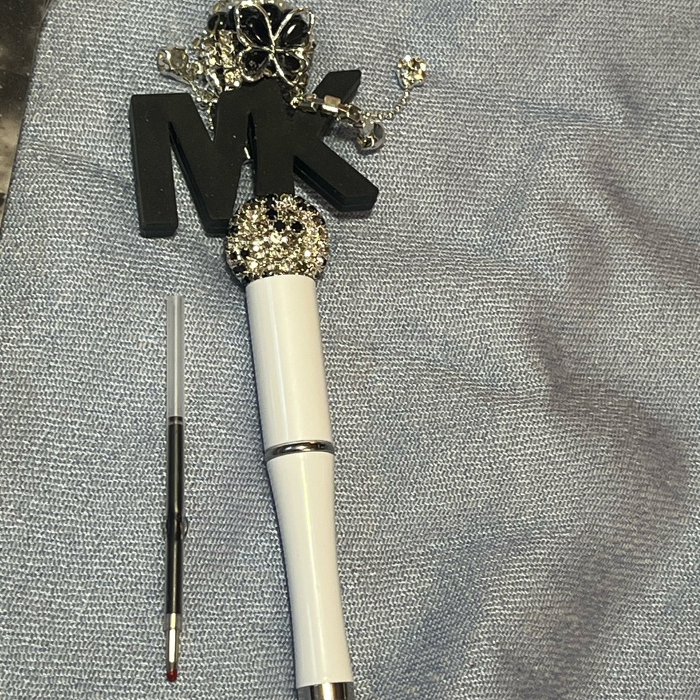 Michael Kors White and Silver Charm Pen